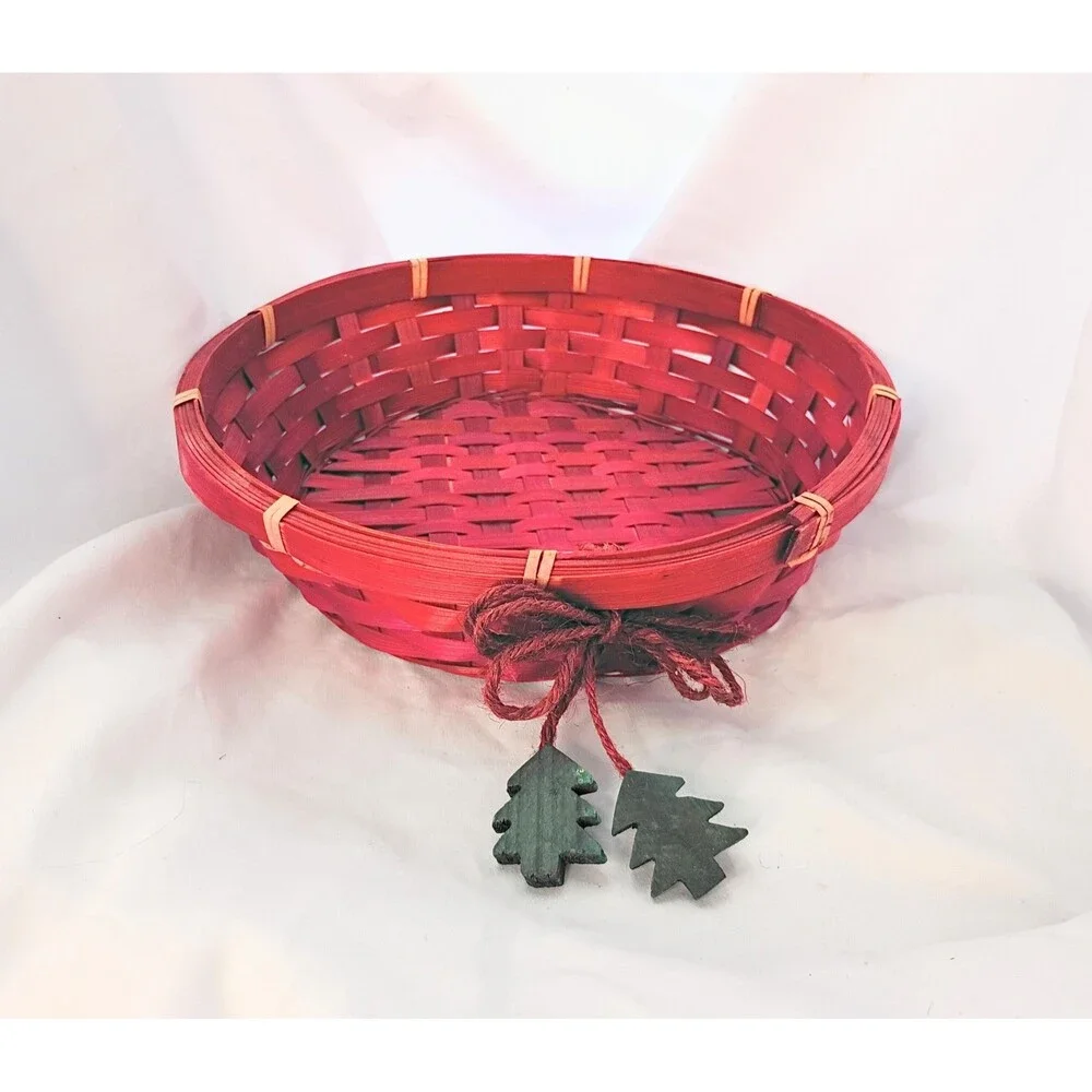 Round Pinkish Red Shallow Basket with Wooden Christmas Trees